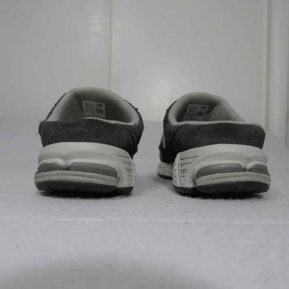 New Balance Mens 2002R Mules 11.5 Grey Suede Mesh M2002RMC Missing one insole